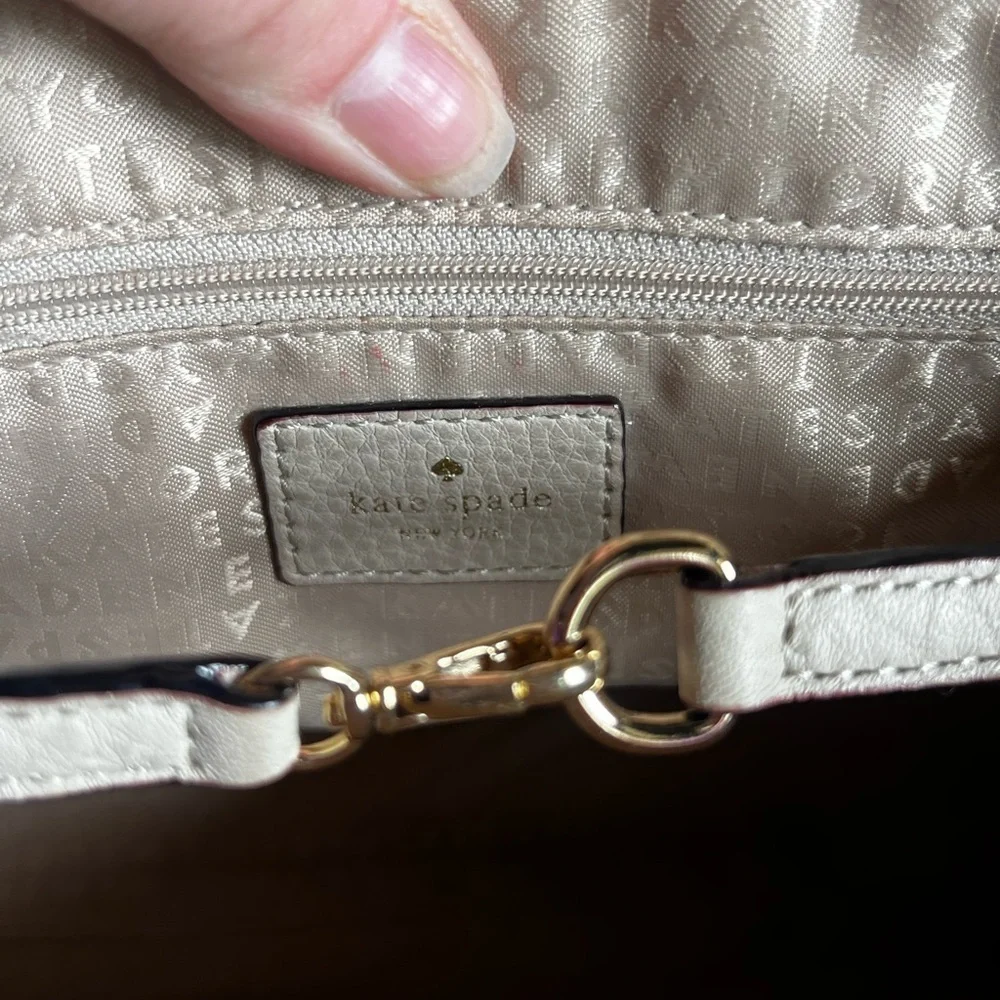 ♠️Kate Spade♠️ Light Beige Leather Crossbody Bag